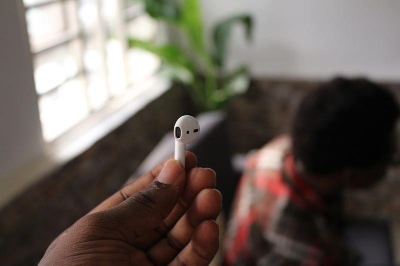 Apple AirPods Review - (Almost) Perfect