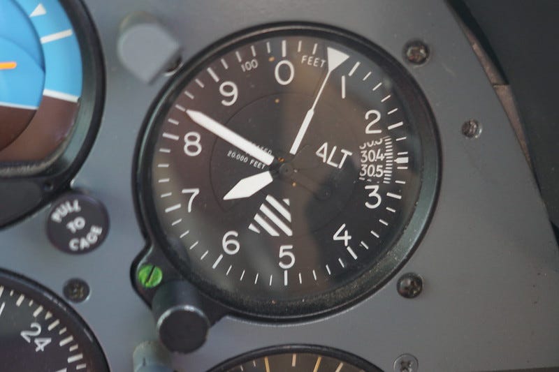 Airplane altimeter