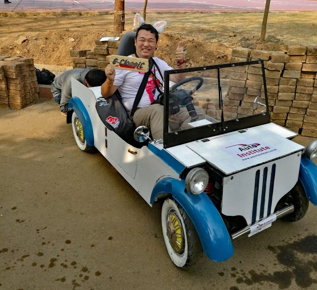Auto
Institute(自動車の開発がメインの工科大)が開発したクラシックカーに似せたEV。