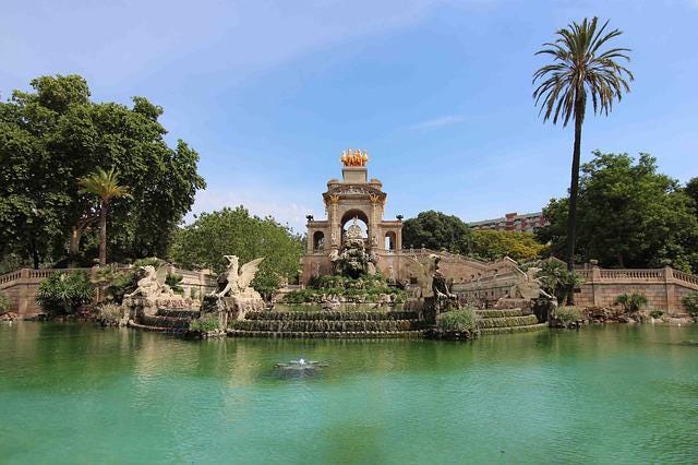 The Parc de la Ciutadella, in Barcelona, is a prime example of a Mediterranean garden of Europe. Image by Iris von Lienen for Pixabay