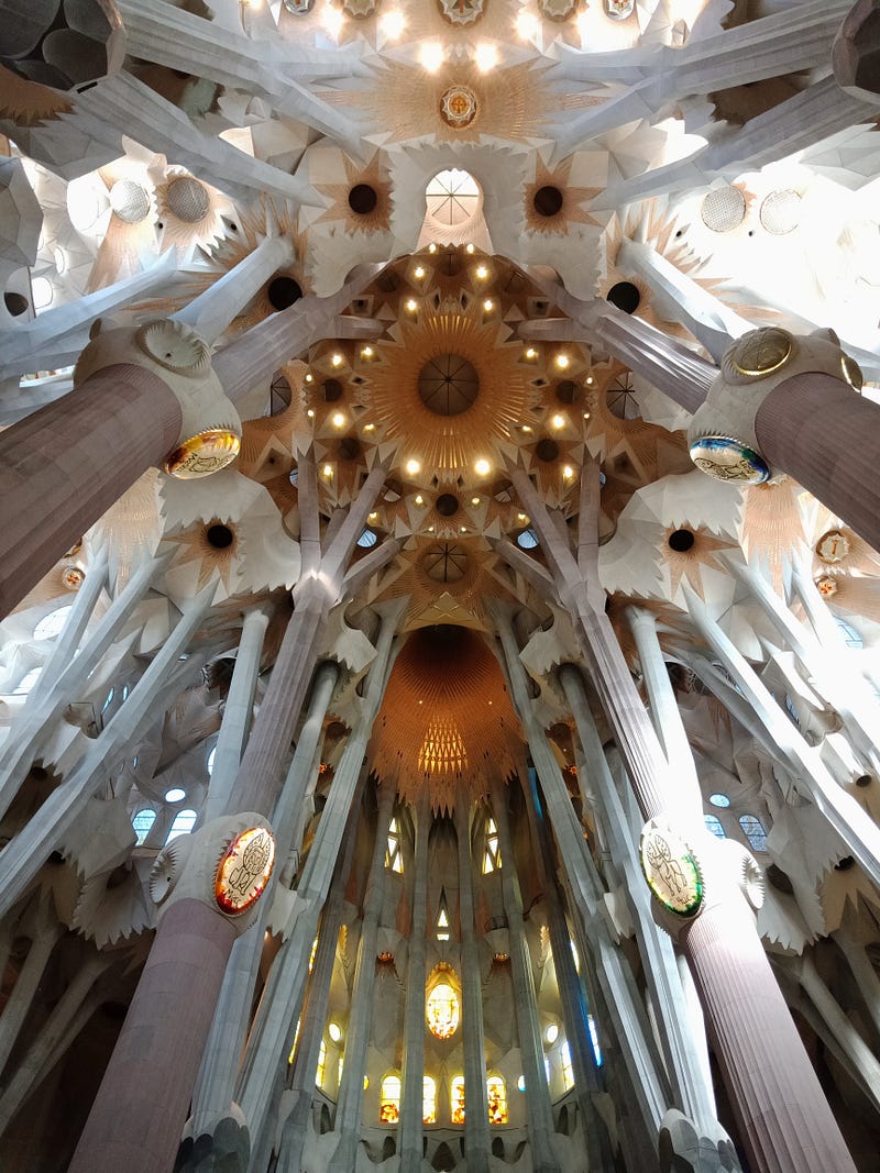 西班牙巴塞隆納Barcelona | 唯一尚未完成的世界文化遺產 — 聖家堂La Sagrada Família 11 1*3SoQT7QAdD5vFXTnX