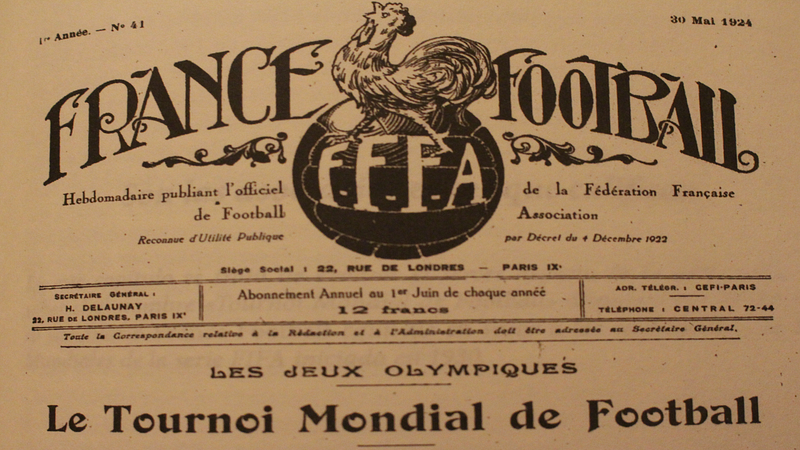 Jornal France Football destacando o futebol nos jogos olímpicos de 1924 como o primeiro torneio mundial