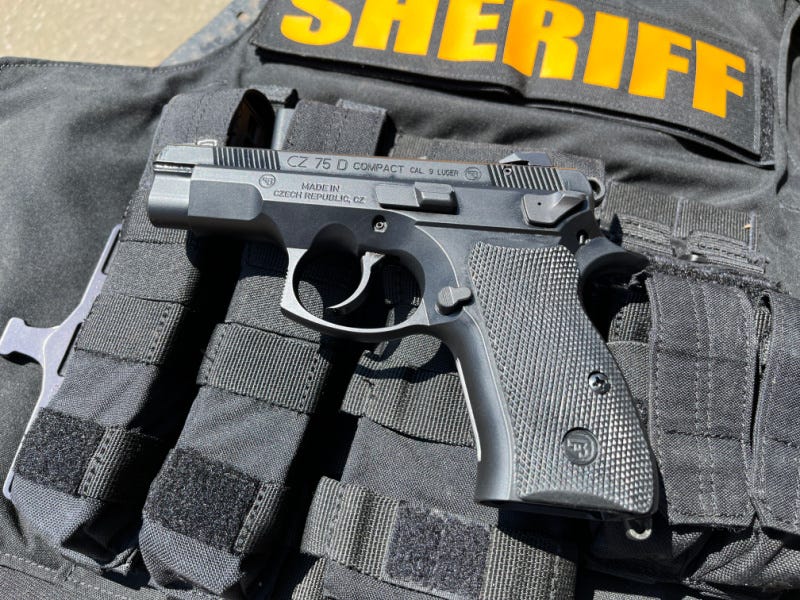 CZ-75 compact, Sheriff chest rig