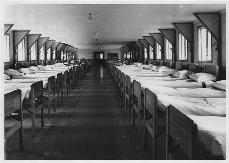 U.S. Naval Hospital, Mobile №6. [Ward].,Breckon, Arthur Ninnis, 1887–1965, photographer,PH-NEG-C270