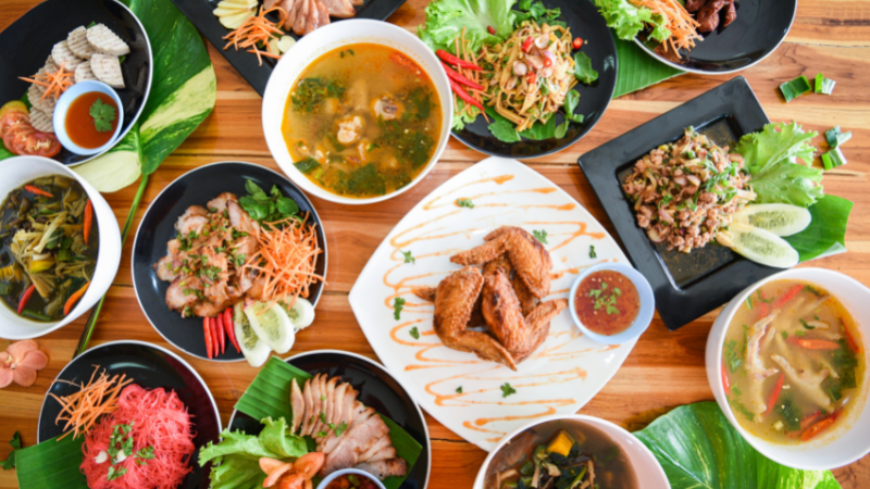 Eat and Drink in Thai Restaurant in Hong Kong