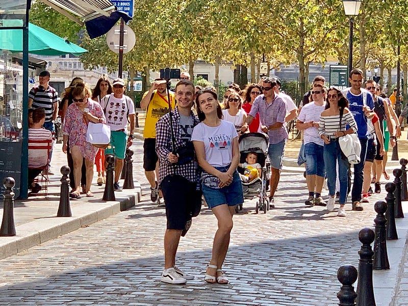 The Fascinating Life of a Flâneuse - The Revolutionary Pont Neuf