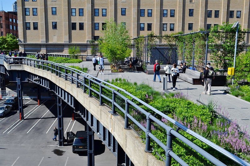 A photograph of the High Line in New York City shows the viaduct that could house a vacuum waste system.