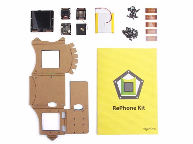 あらゆるものを携帯電話にできるRePhone
Kit。59ドルで販売されている。