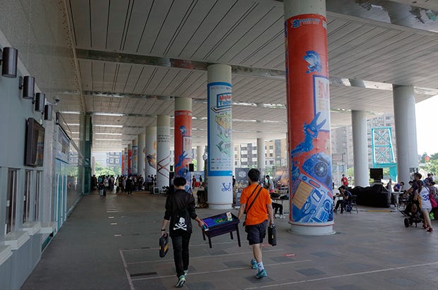 広大な科学館がMaker
Faireの装飾で埋め尽くされる。