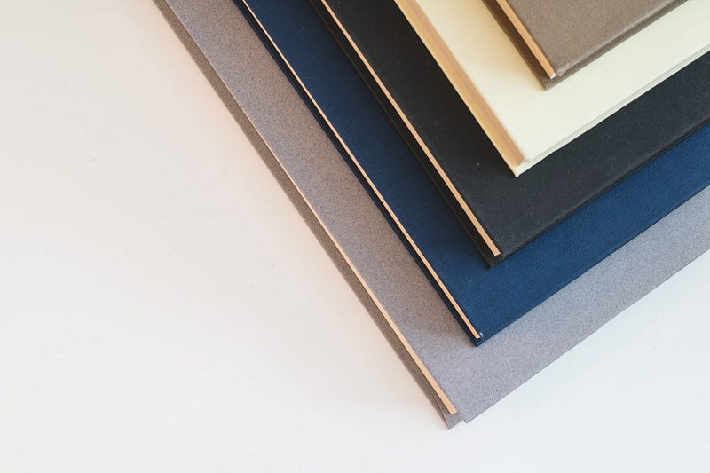 Featured image for Clear Your Clutter and Enjoy Your Life More by Reading These 5 Books About Minimalism
