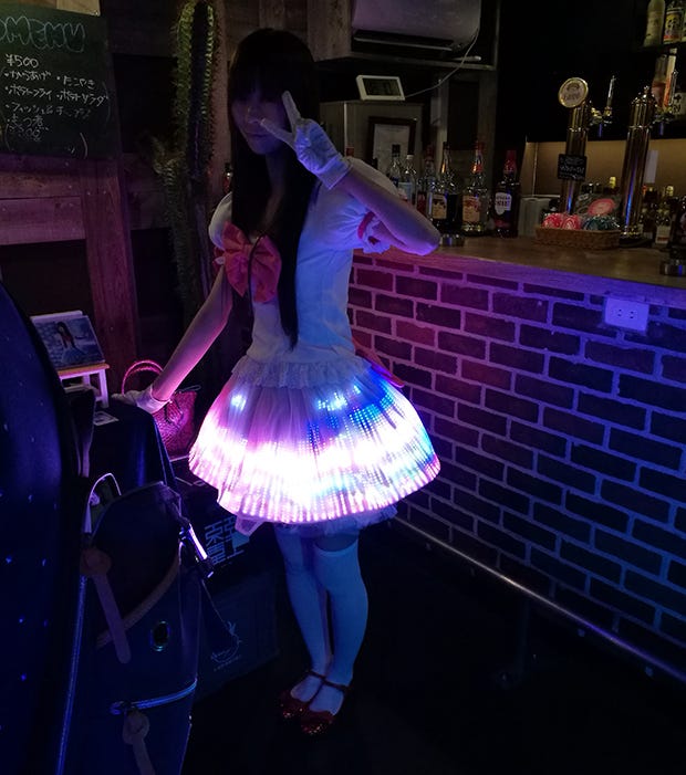テクノコスプレ研究会。モデルはほわいともかさん。