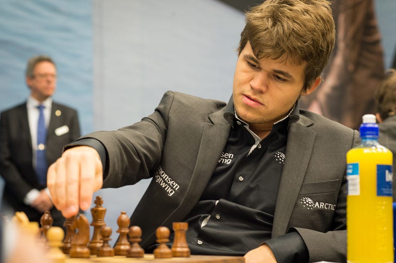 Magnus Carlsen Plays Three-Board Blindfold Simul 