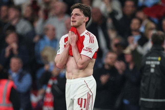 ITUGOL Streaming — Gelandang Arsenal, Declan Rice usai laga final Carabao Cup melawan Manchester City. The Gunners kalah 0–2 pada laga di Wembley tersebut. © AP Photo/Richard Pelham