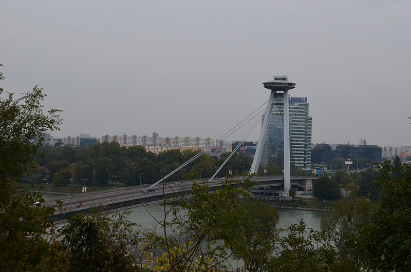 Yeni Köprü (Novy Most) ve UFO
