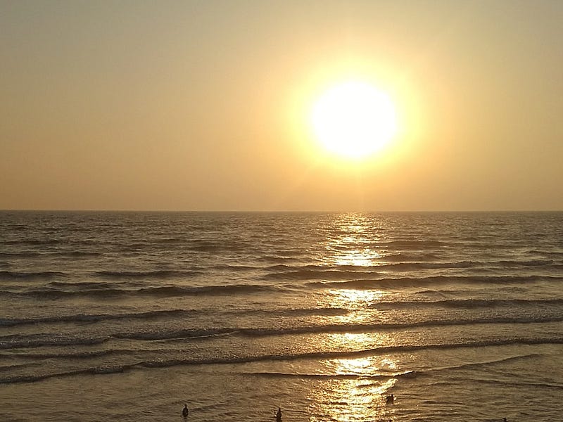 An evening picture of a Karachi beach, before sunset