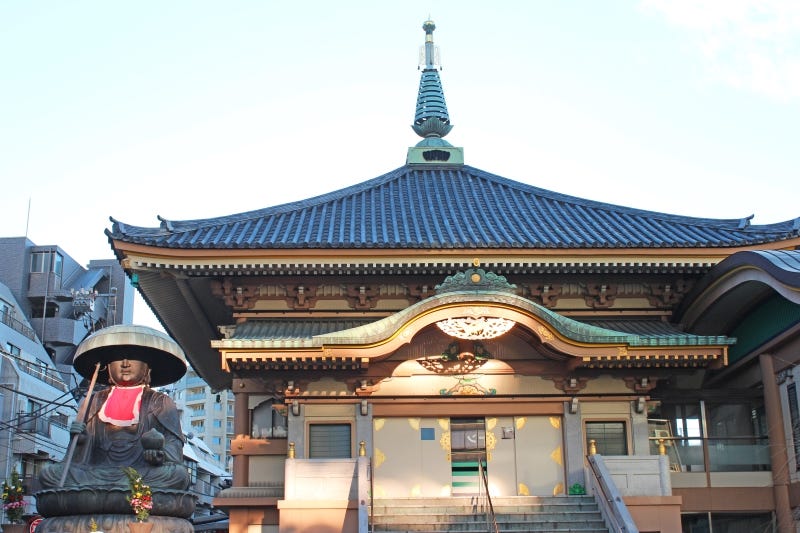 Sugamo’s Shinsho-ji temple complex is home to one of six massive Jizo statues in Tokyo