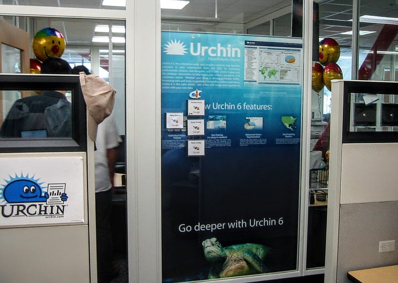 Đồ đạc có tên Urchin có mặt khắp nơi trong khu làm việc, ngay cả sau khi sát nhập nhiều năm.