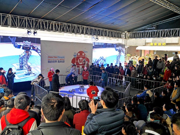 ロボットコンテストも大人気。中国全土でいまロボットコンテストが人気で、各地区で行われているほか、DJIなどの大企業が開くものもある。ロボコン関連のテレビ番組も多い。