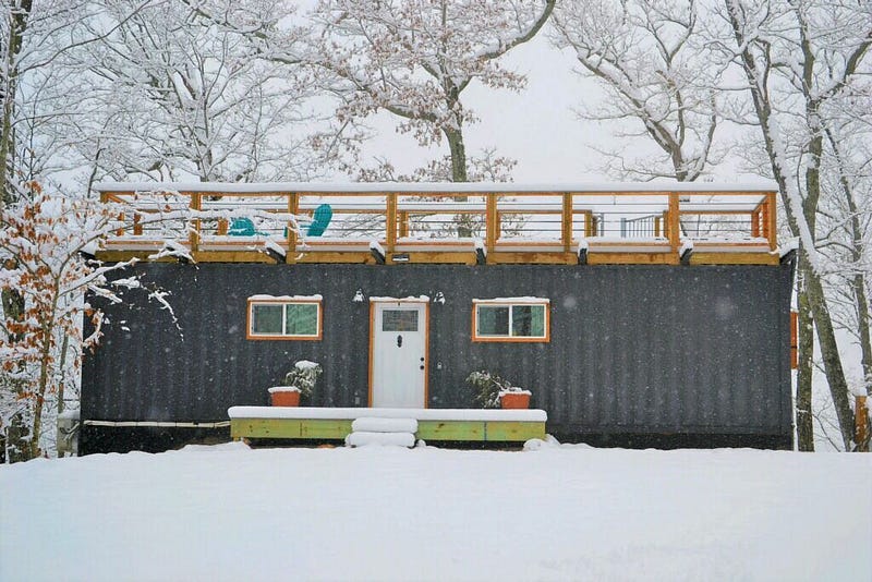 How to build a tiny container cabin