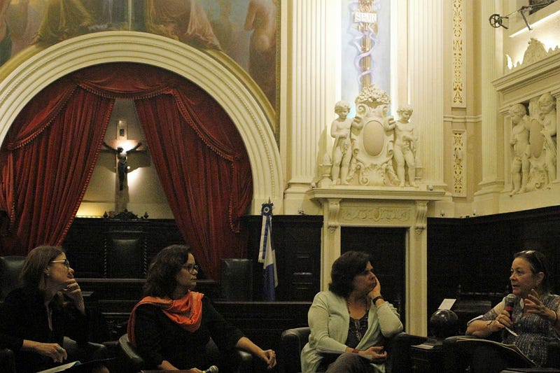 Debate foi no antigo Palácio da Justiça, palco de júris históricos de crimes contra mulheres / Foto: Ana Lúcia Araújo