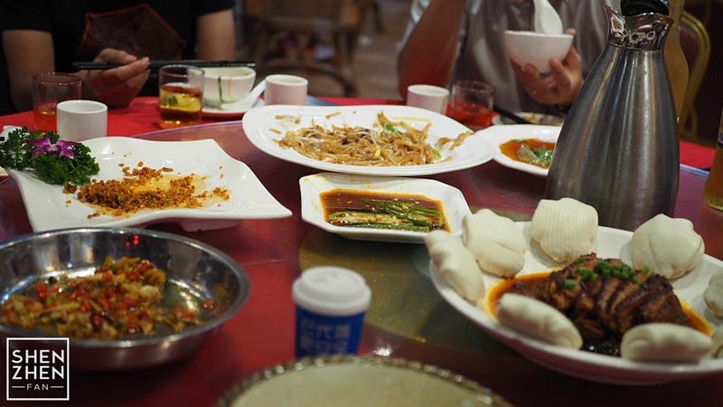 懇親会の湖南料理(写真提供:Shenzhen
Fan)