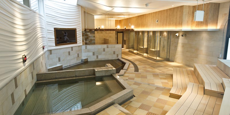Tokyo’s Heiwajima Onsen hot spring facility which is located near to Tokyo International Airport (A.K.A. Haneda)