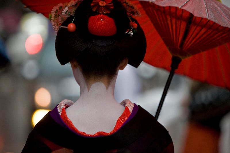 Visitors to Japan are lucky to catch a glimpse of a kimono-clad geisha walking through the backstreets of Gion on her way to a members-only tea house.