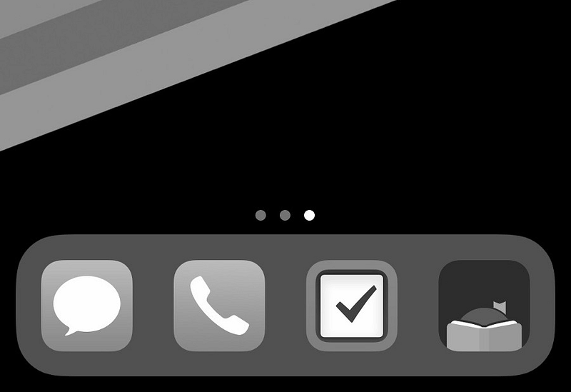 Featured image for How to Make Your iPhone Black and White (And Why You Should)