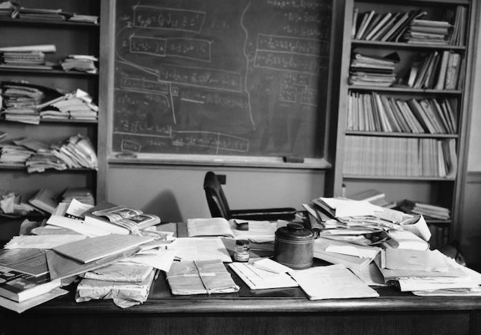 Writing and the Creative Life: Wherein I embrace my messy desk!