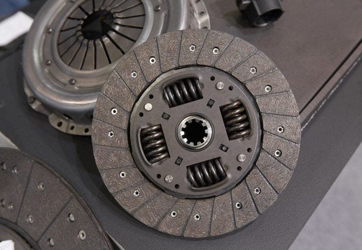 https://www.smautoservice.co.uk/clutch-repair-replacement-trowbridge-uk/
