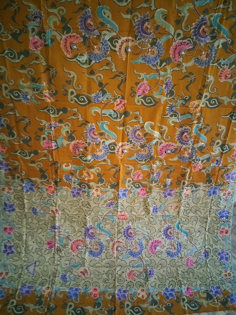 Kain batik tradisional dan kain tenun songket lombok asli 