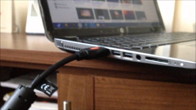 How to connect laptop to projector with hdmi