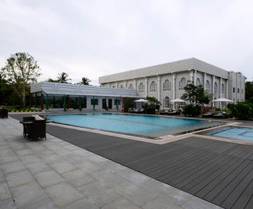 http://www.naveenhotels.com/gallery.php