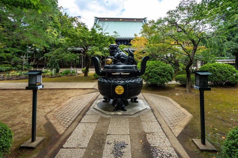The entrace to Tokyo’s Gotoku-ji temple complex