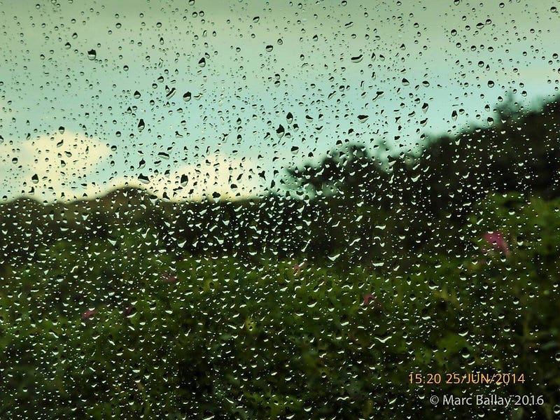 Hinter schützendem Glas