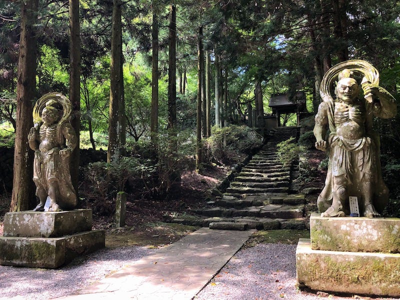 A pair of Nio guardians watch over the entrance to Futago-ji on Oita Prefecture’s Kunisaki Peninsula