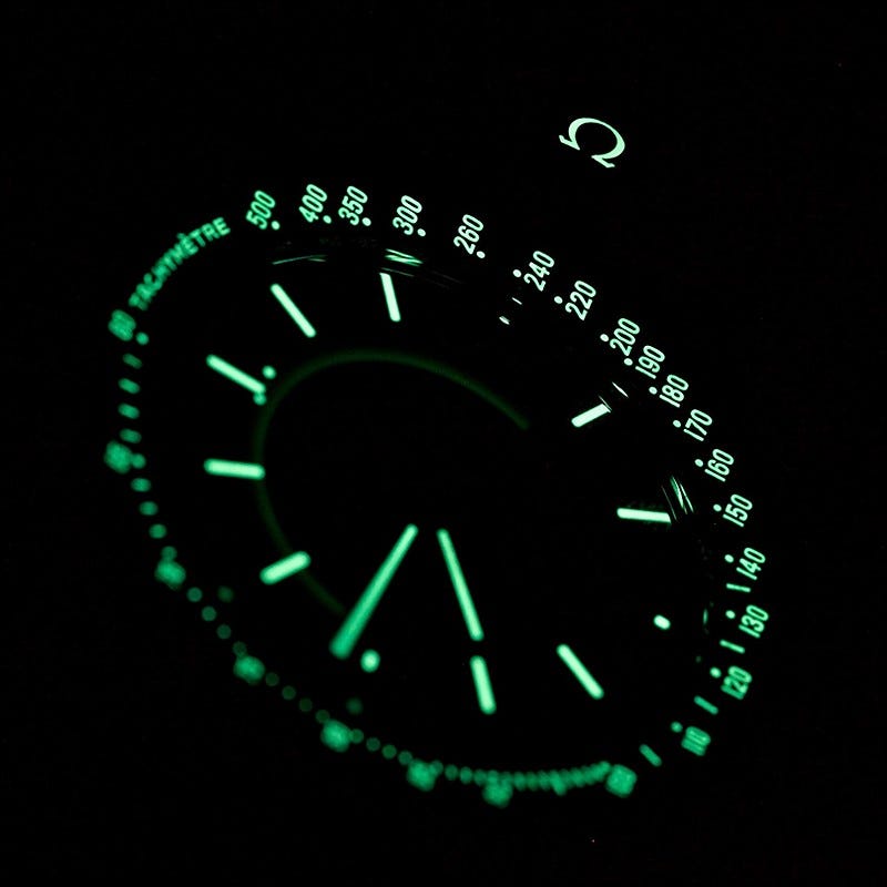Luminescent tachymeter and crown