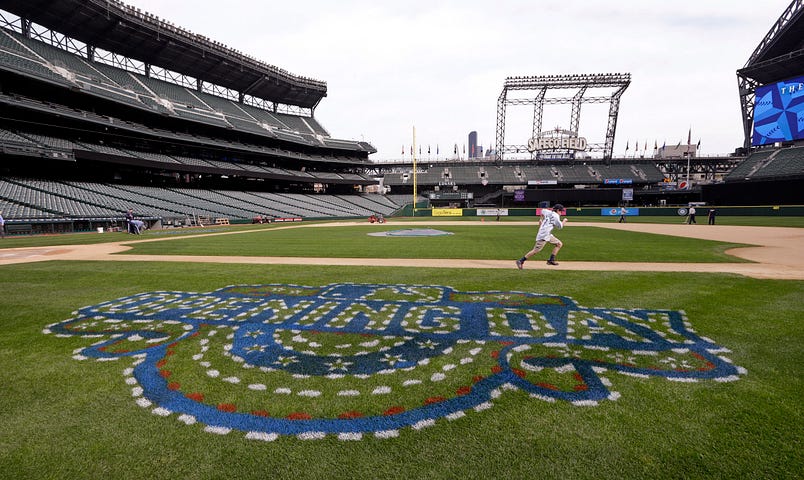 Mariners Mixing Up Broadcast Teams During Trip