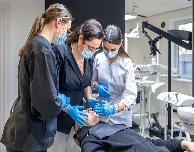 Building a Successful Career Through a Dental Administration Course Calgary