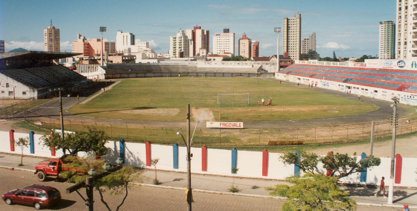 Estádio Doutor Hercílio Luz na década de 1990. Acervo FGML
