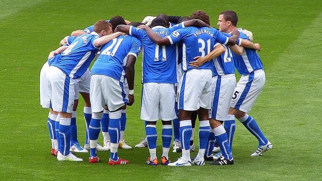 wigan_athletic_huddle_13796