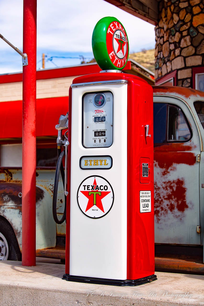 1950s Tokeim Model 39 Gas Pump