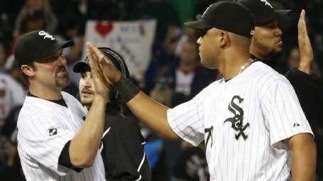 Reinsdorf thanks Abreu for what he meant to White Sox