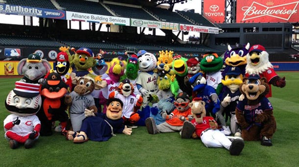 MLB New York Yankees Plush Mascot : : Sporting Goods