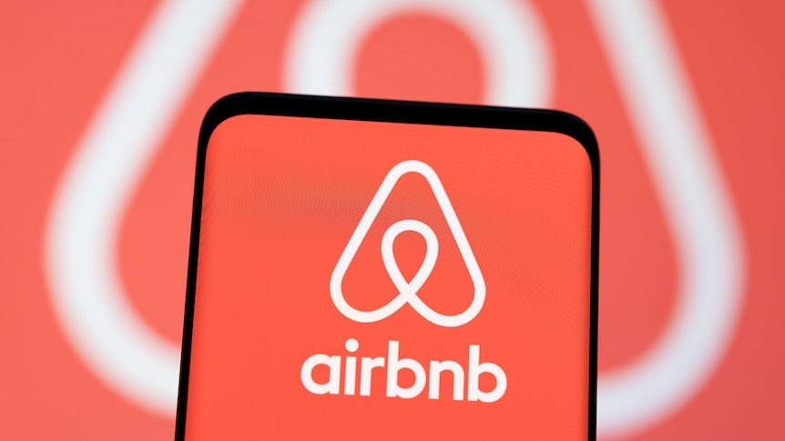 Airbnb’s Latest Updates: Group Booking and AI-Powered Assistance