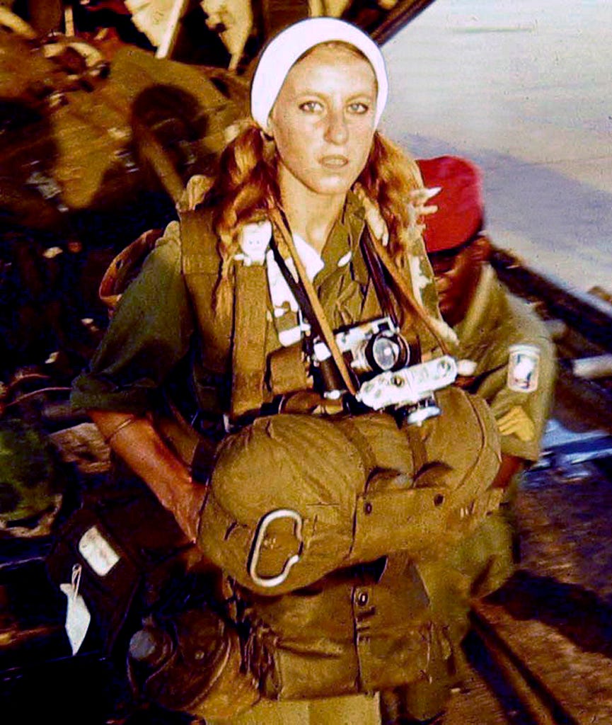 Meet The Female Combat Journalist Who Humanized The Vietnam War Omgfacts 9382
