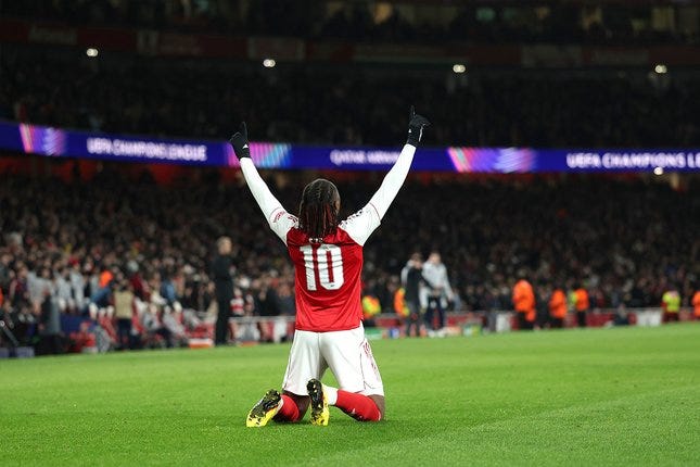 SBOxITUGOL — Selebrasi gelandang Arsenal, Eberechi Eze usai mencetak gol ke gawang Bayer Leverkusen pada leg kedua 16 besar Liga Champions, 18 Maret 2026. © AP Photo/Ian Walton