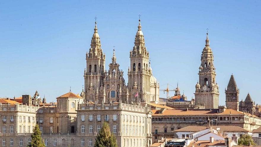 Best Free Tours Santiago de Compostela — Grand Goldman