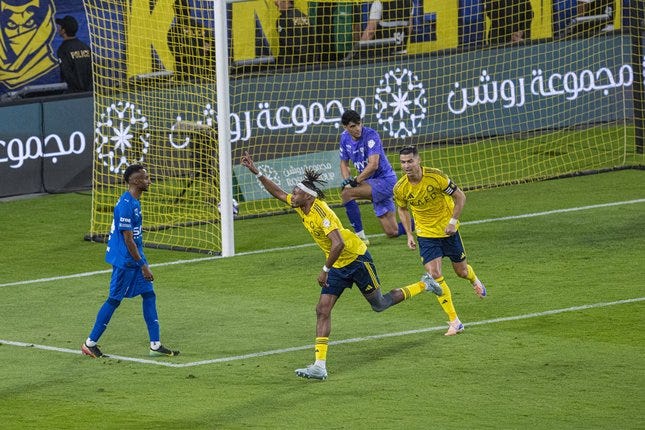 Mohamed Simakan merayakan golnya ke gawang Al Hilal yang membawa Al Nassr unggul 1–0. Sayang laga ini berakhir dengan skor 1–1. © AlNassrFC