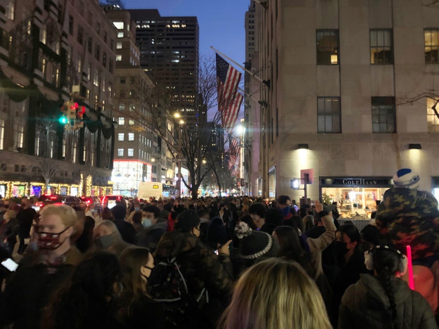 The very crowded Fifth Avenue.